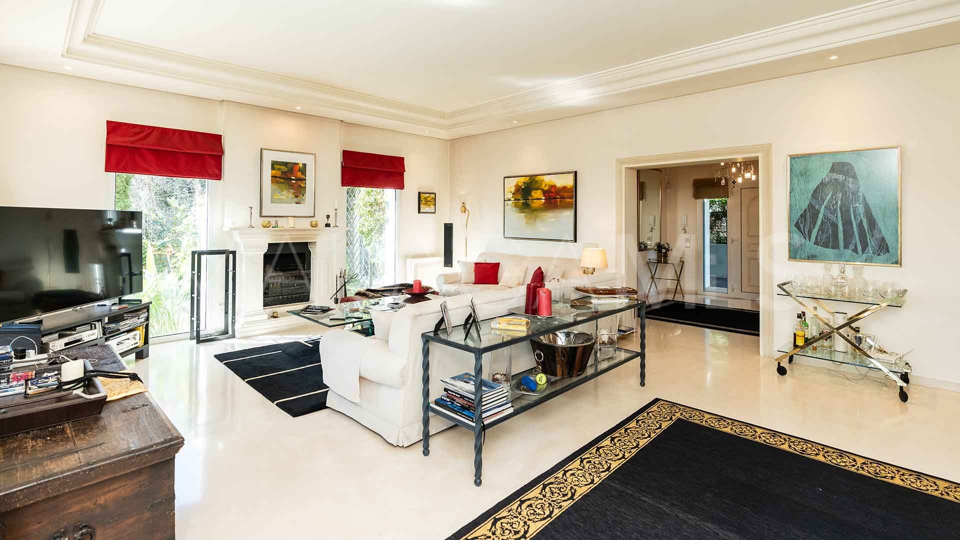 Villa for sale in Nagüeles