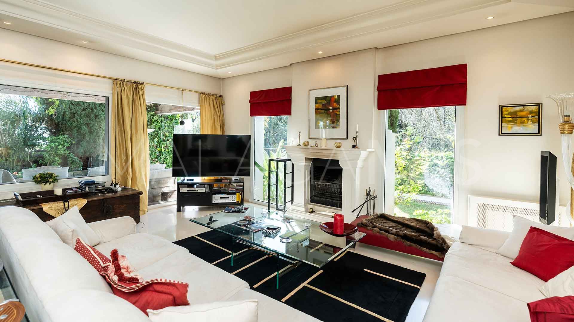 Villa for sale in Nagüeles