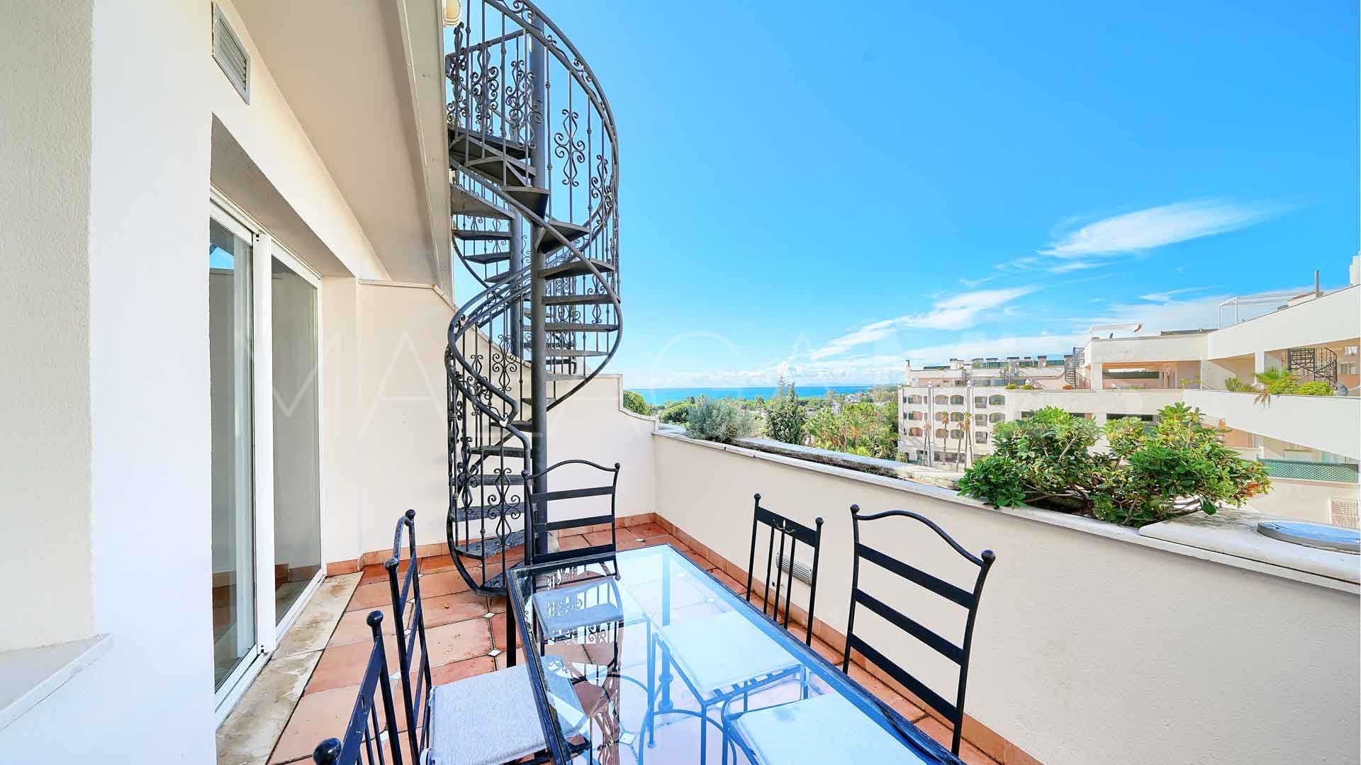 Zweistöckiges penthouse for sale in Marbella Goldene Meile