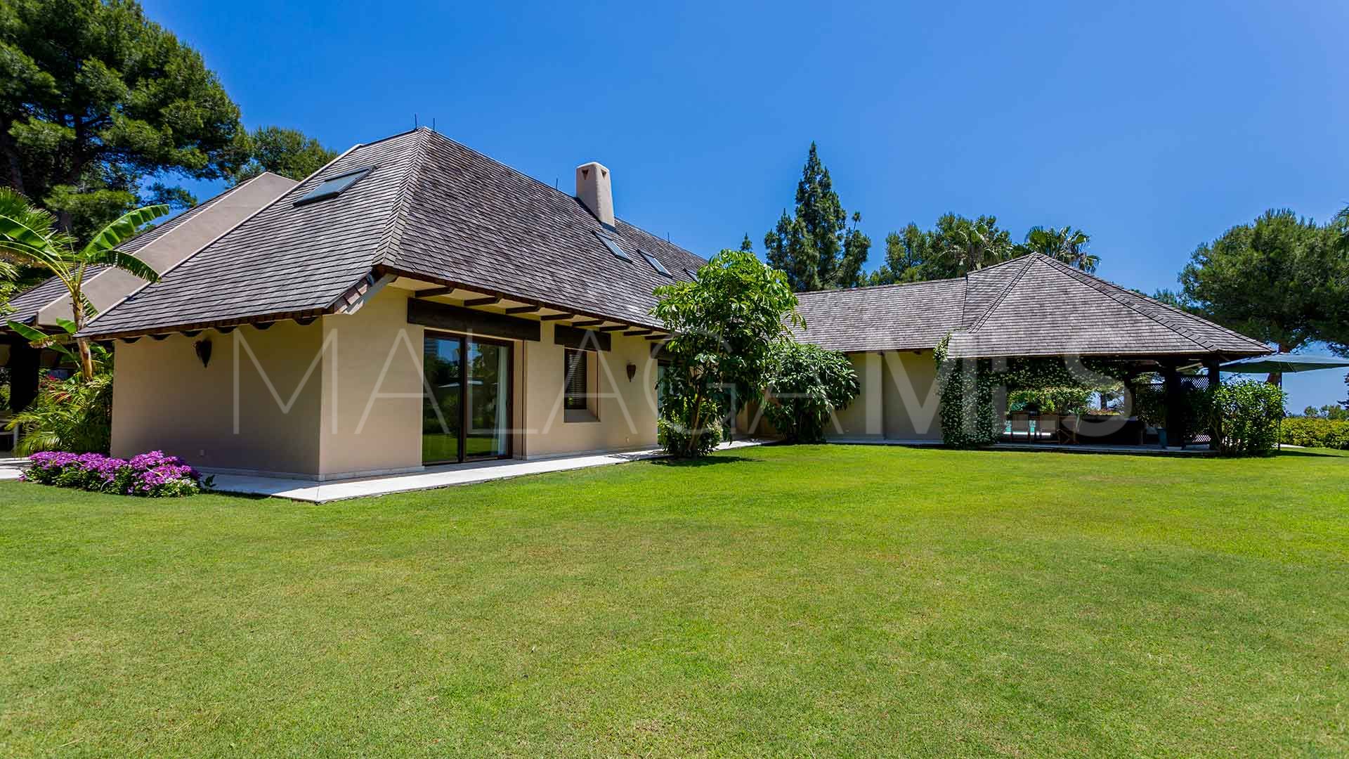 Villa for sale in Rio Real Golf
