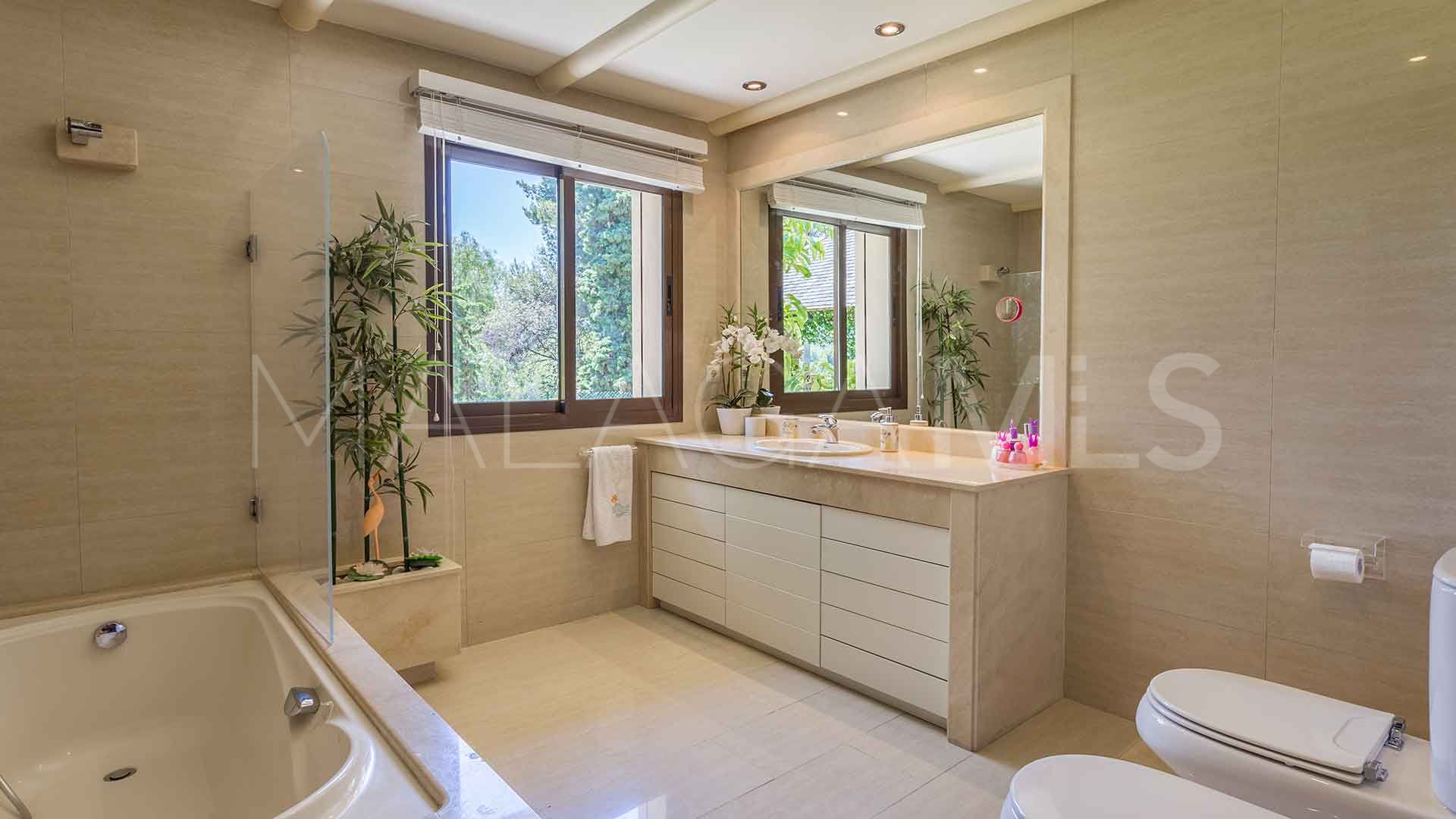 Villa for sale in Rio Real Golf