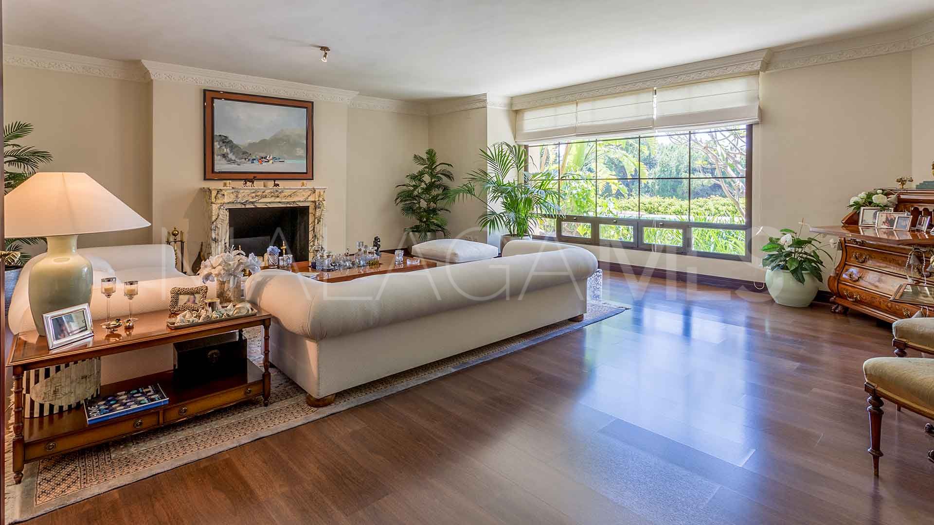 Villa for sale in Rio Real Golf