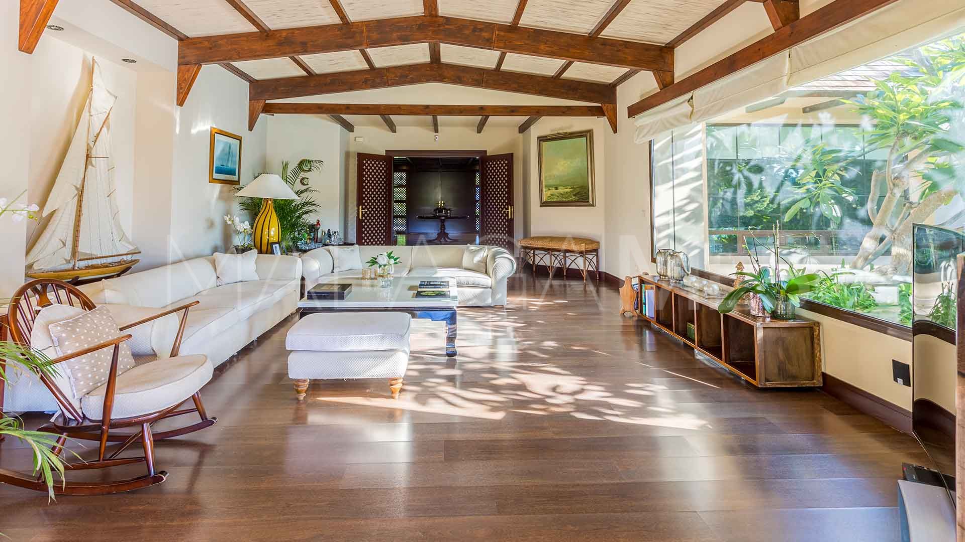 Villa for sale in Rio Real Golf