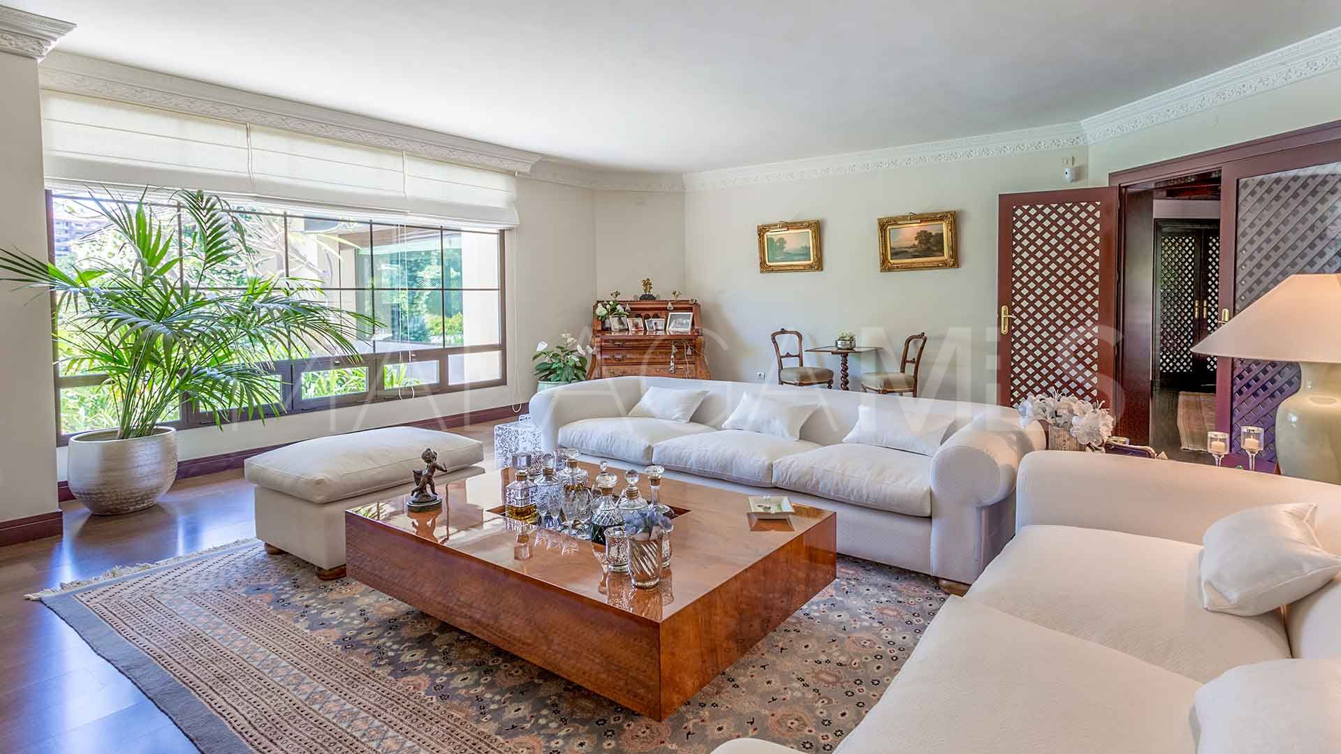 Villa for sale in Rio Real Golf