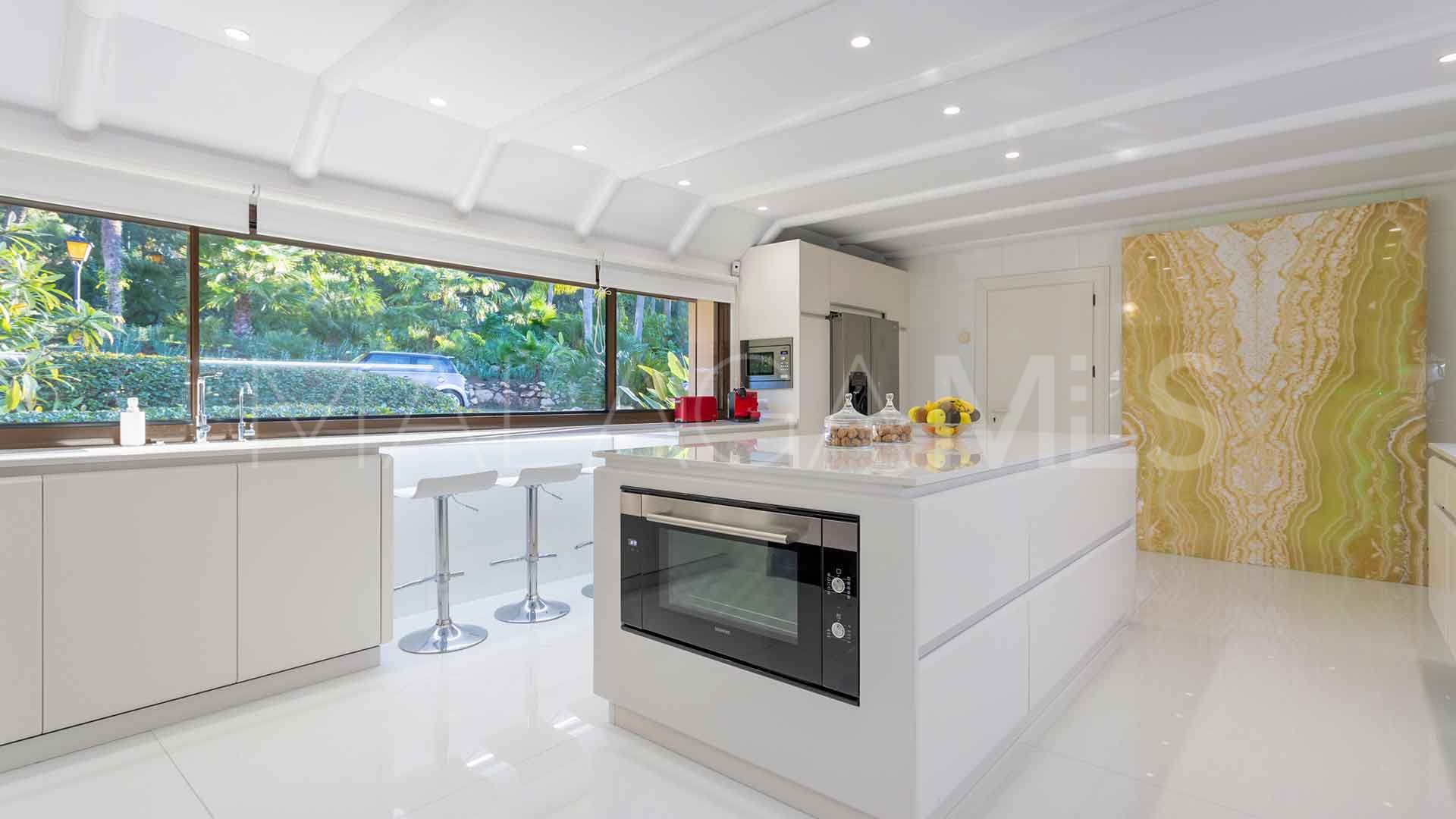 Villa for sale in Rio Real Golf
