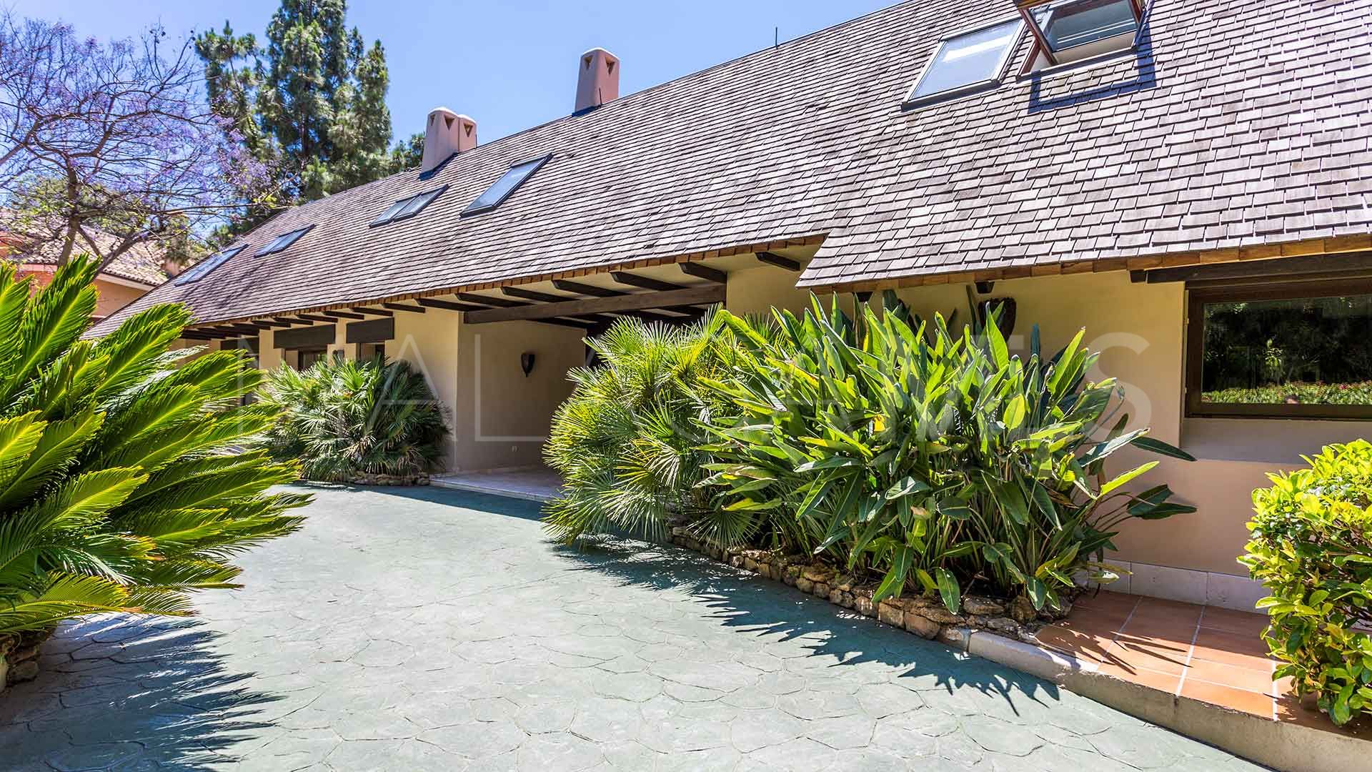Villa for sale in Rio Real Golf