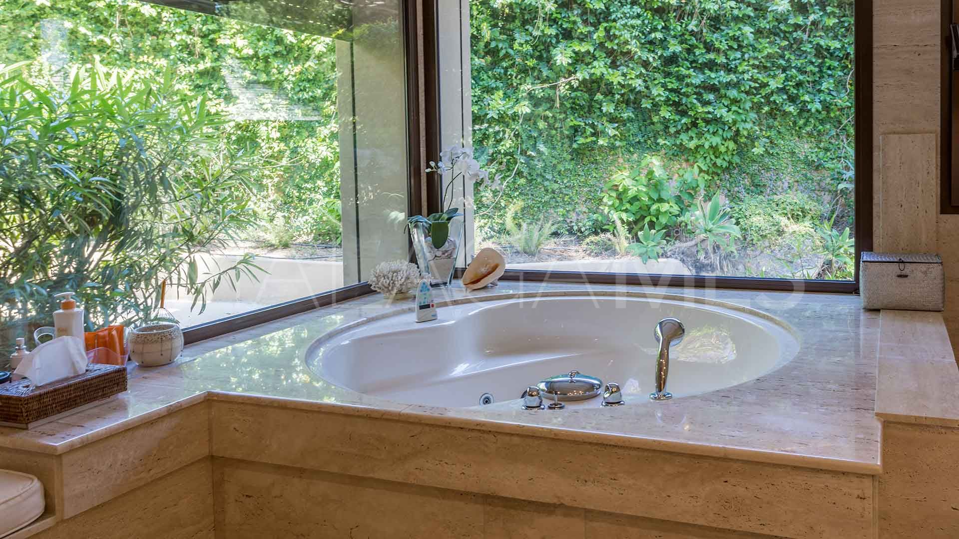 Villa for sale in Rio Real Golf