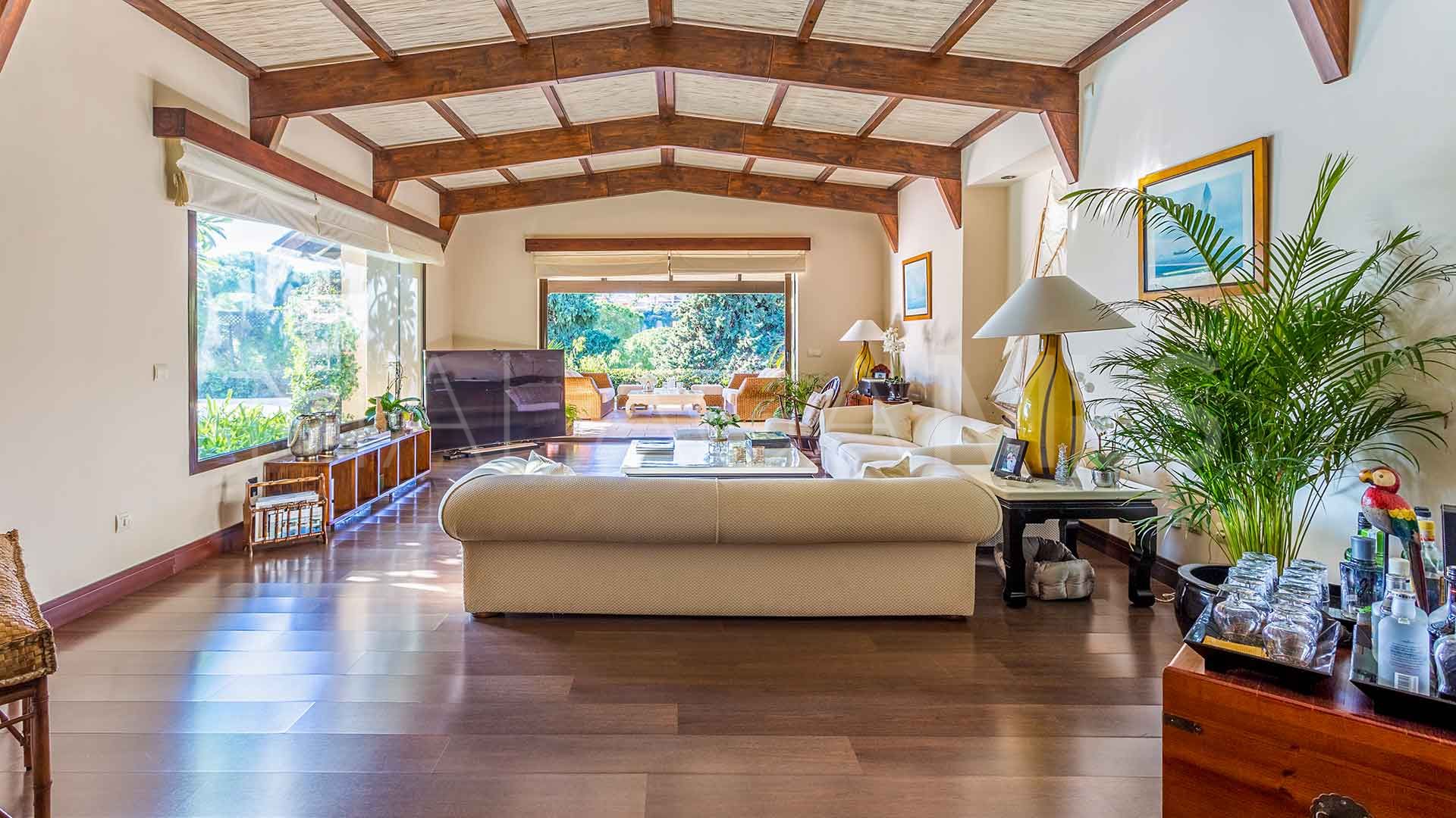 Villa for sale in Rio Real Golf