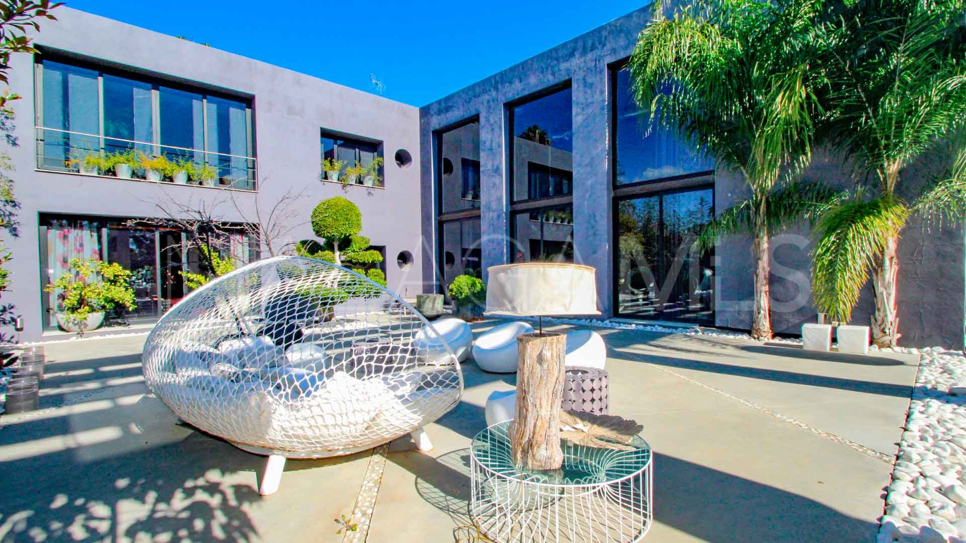 Villa for sale in Atalaya Golf