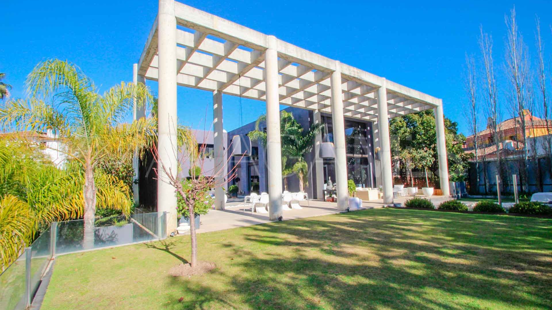 Villa for sale in Atalaya Golf