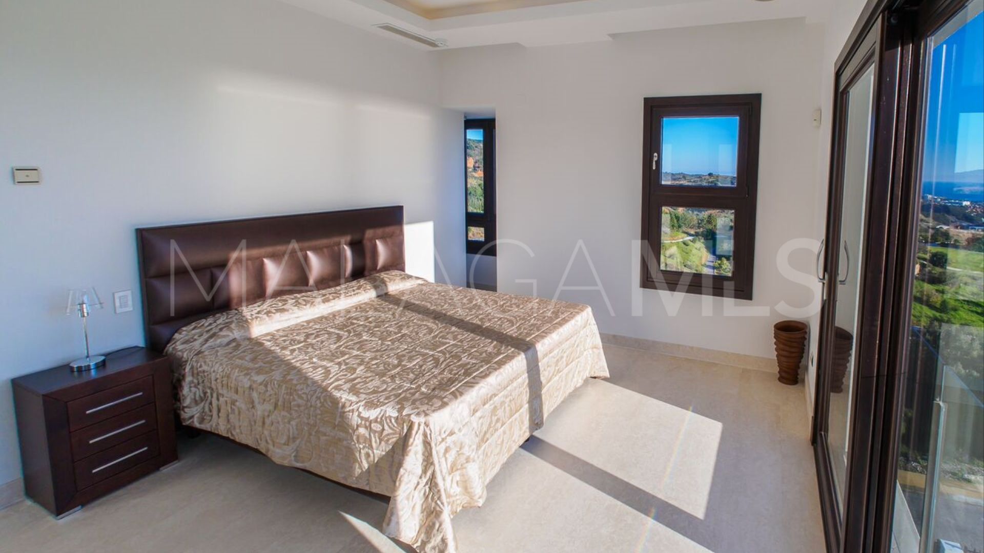 Villa for sale in Los Altos de los Monteros