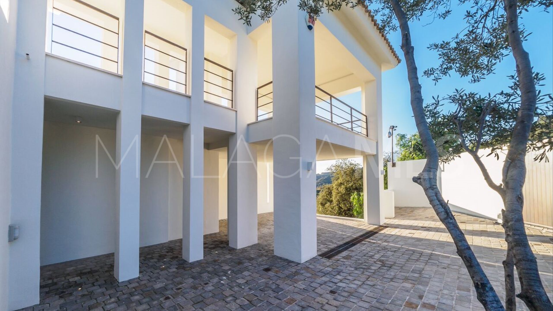 Villa for sale in Los Altos de los Monteros