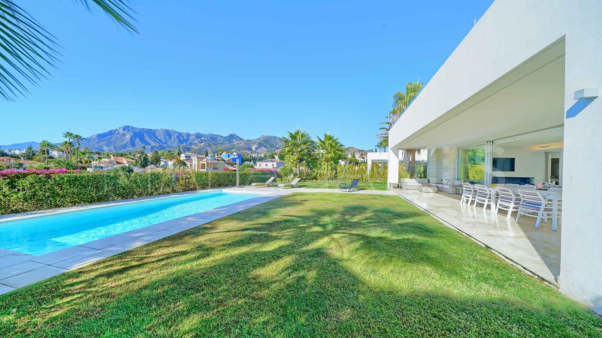 For sale villa in La Finca de Marbella