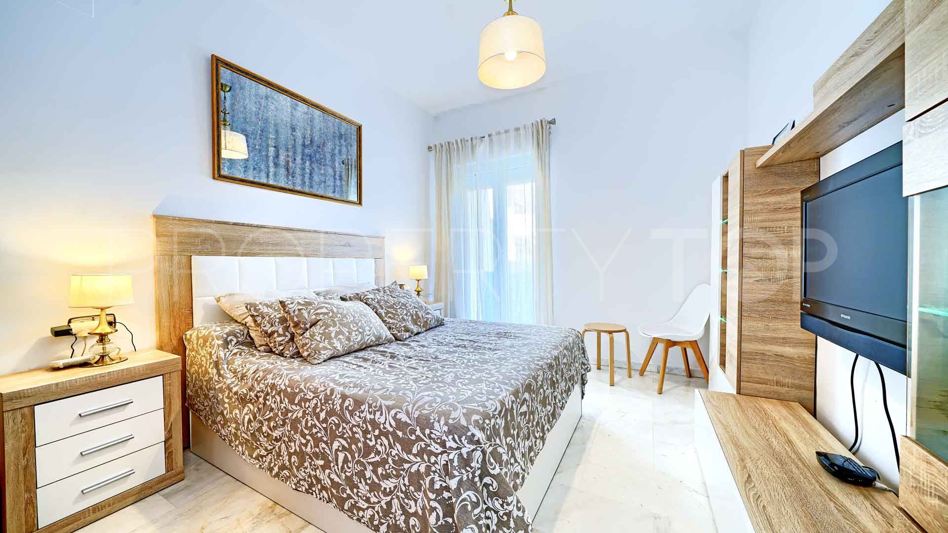 Se vende apartamento con 3 dormitorios en Marbella Real