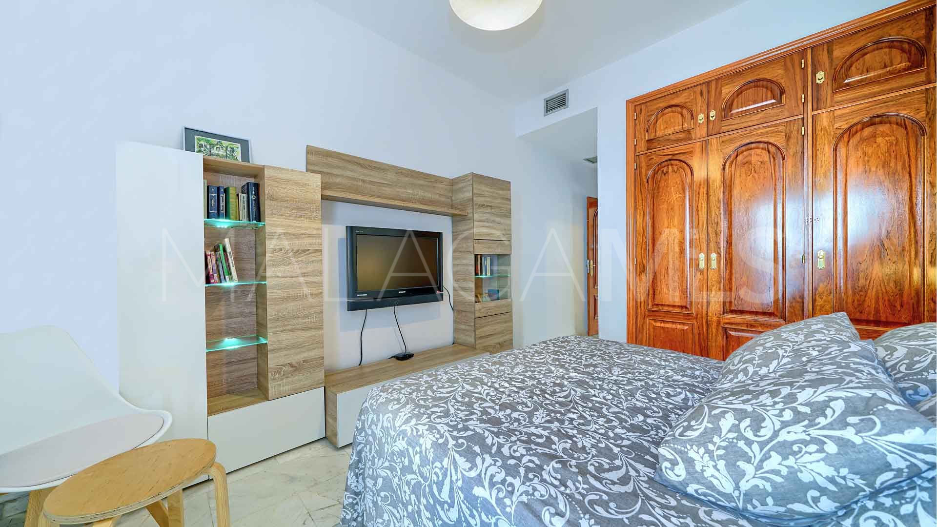 Se vende apartamento with 3 bedrooms in Marbella Real