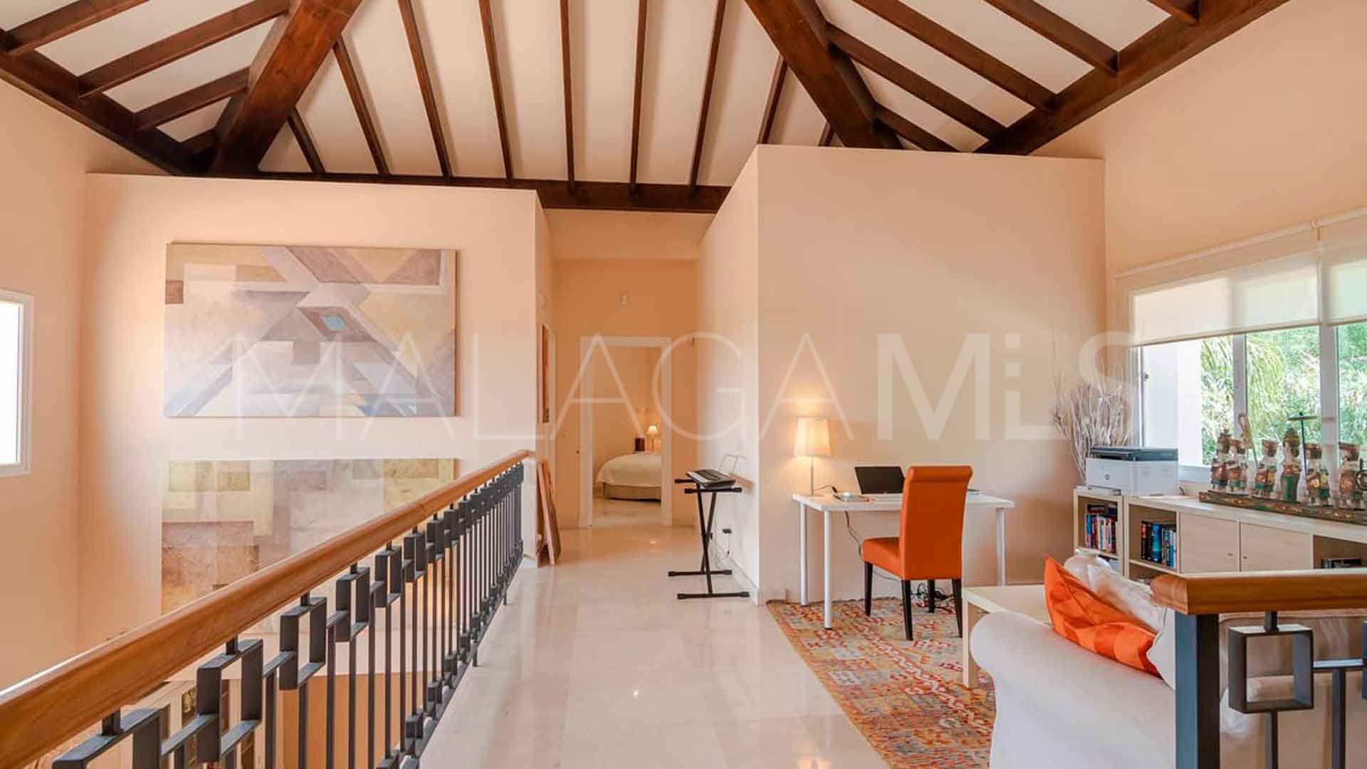 Villa for sale in Paraiso Alto