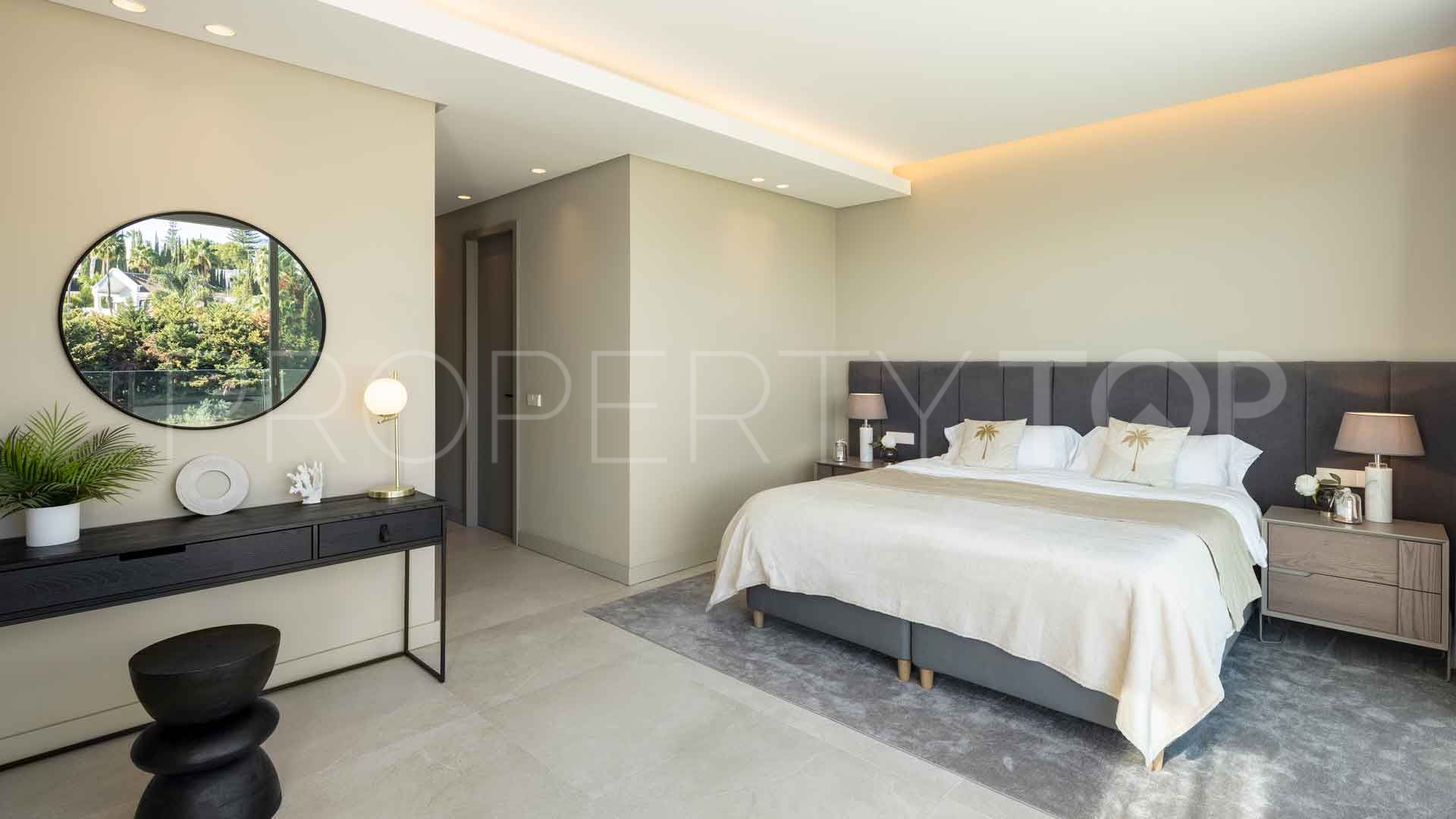 Buy 5 bedrooms villa in Haza del Conde