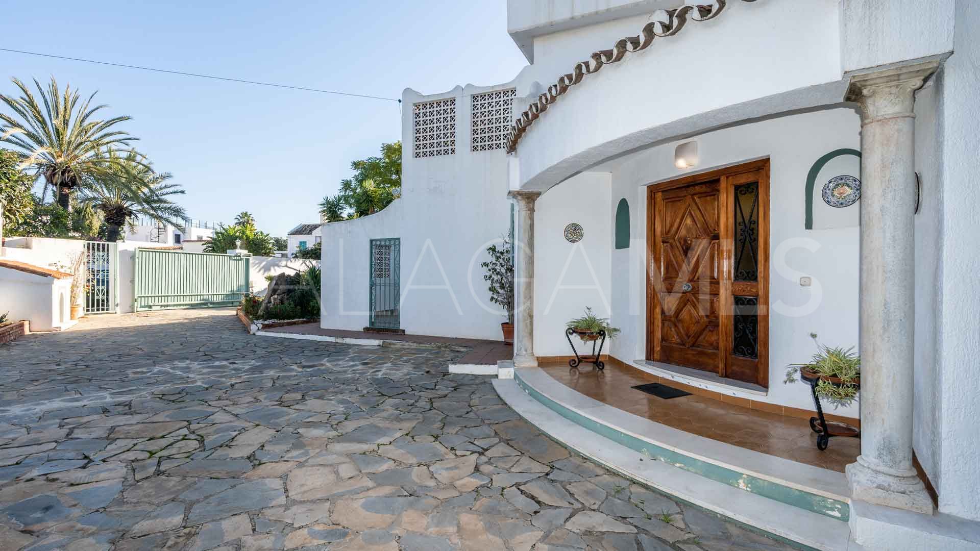 Villa for sale in Huerta Belón de 4 bedrooms