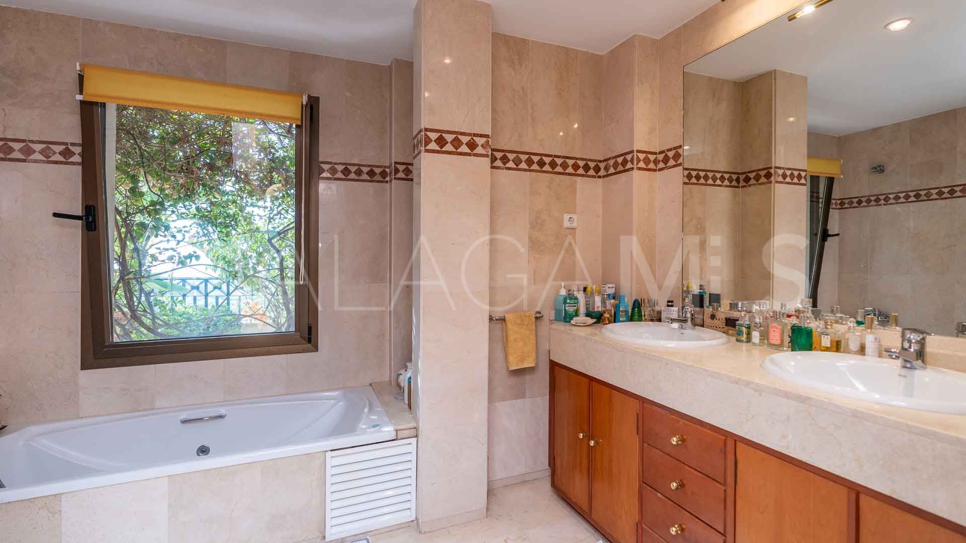 For sale Rio Real Golf penthouse with 4 bedrooms