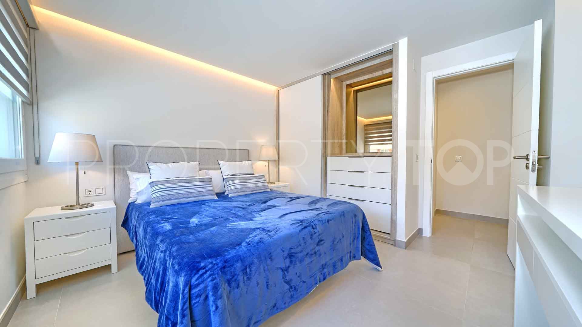 Buy apartment with 2 bedrooms in Marbella Centro