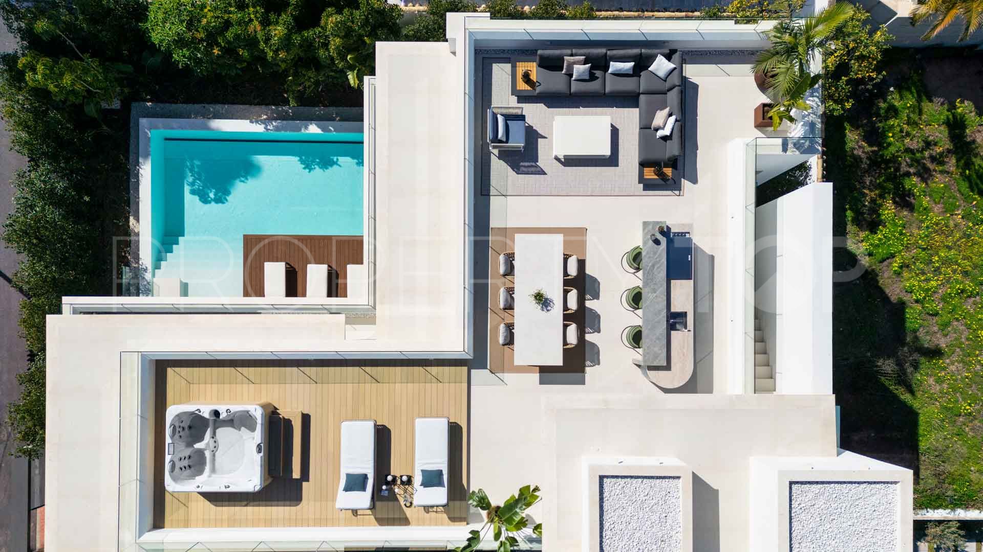 Se vende villa en Cortijo Blanco con 5 dormitorios