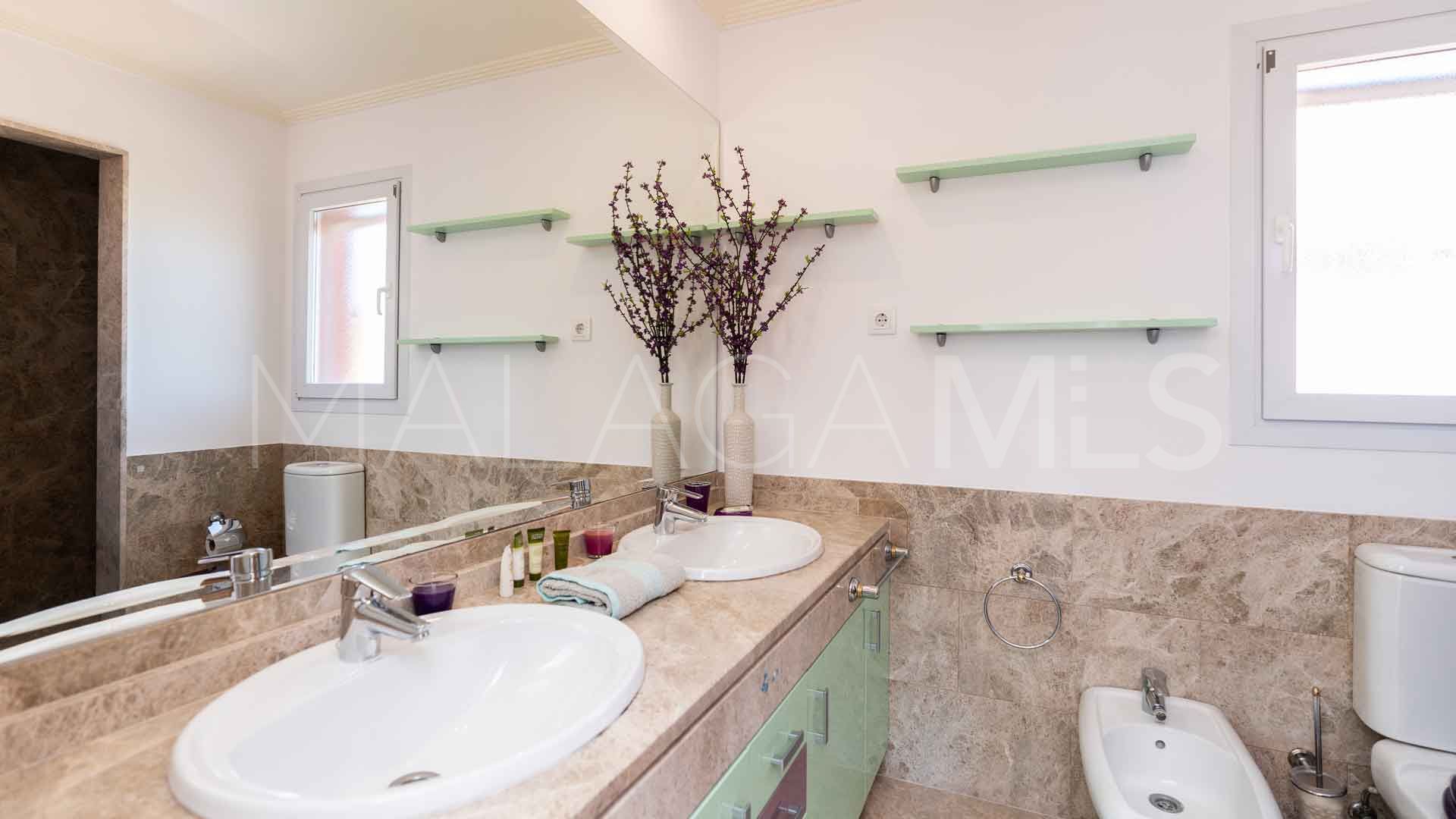 Villa pareada for sale in Santa Clara de 6 bedrooms