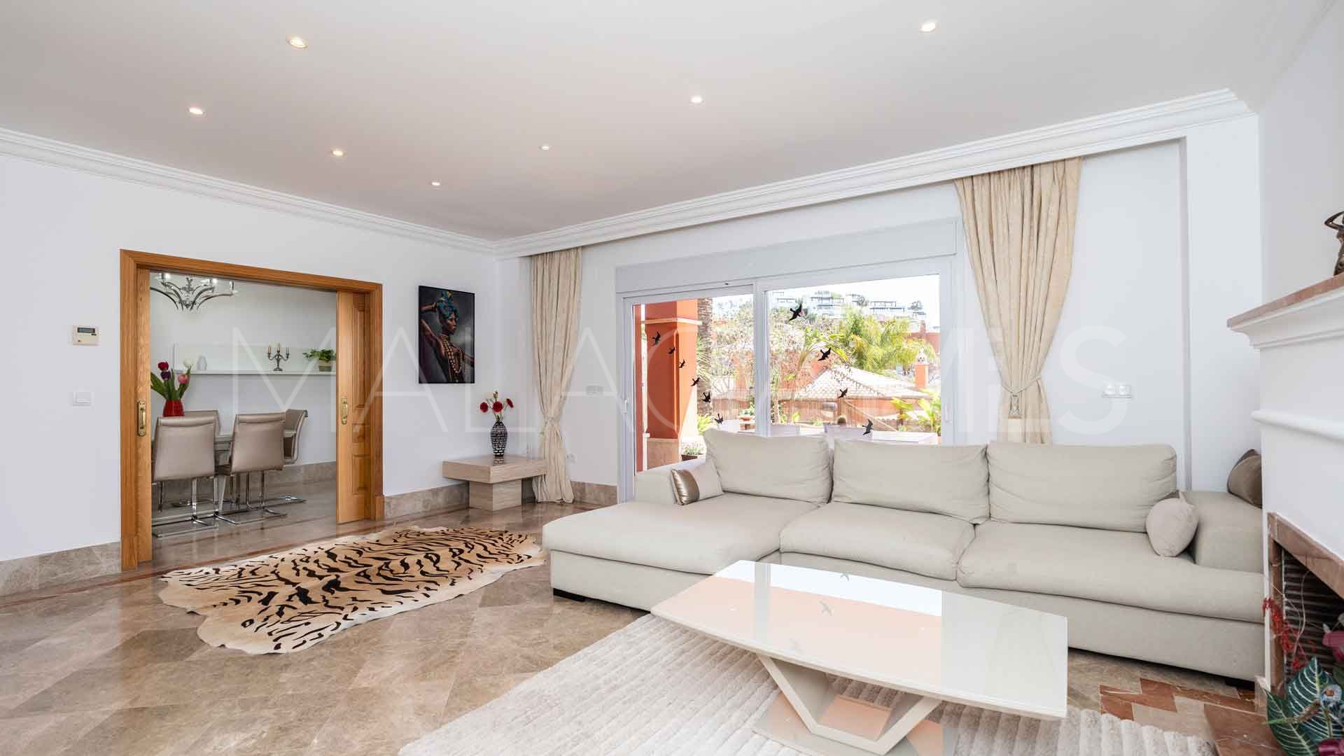 Villa pareada for sale in Santa Clara de 6 bedrooms