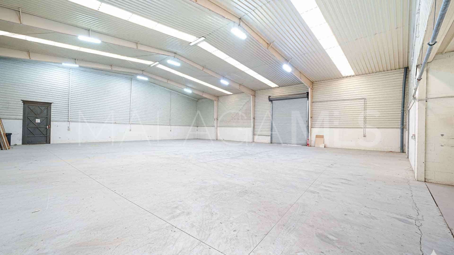 Buy nave in Marbella Ciudad