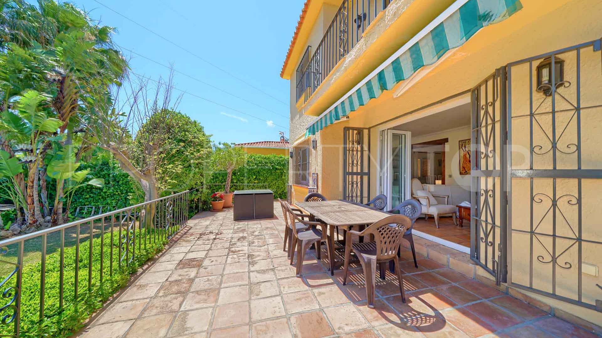 Villa en venta en El Mirador con 3 dormitorios