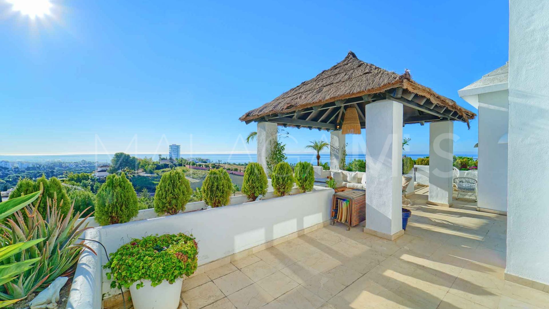 For sale penthouse in Rio Real with 3 bedrooms