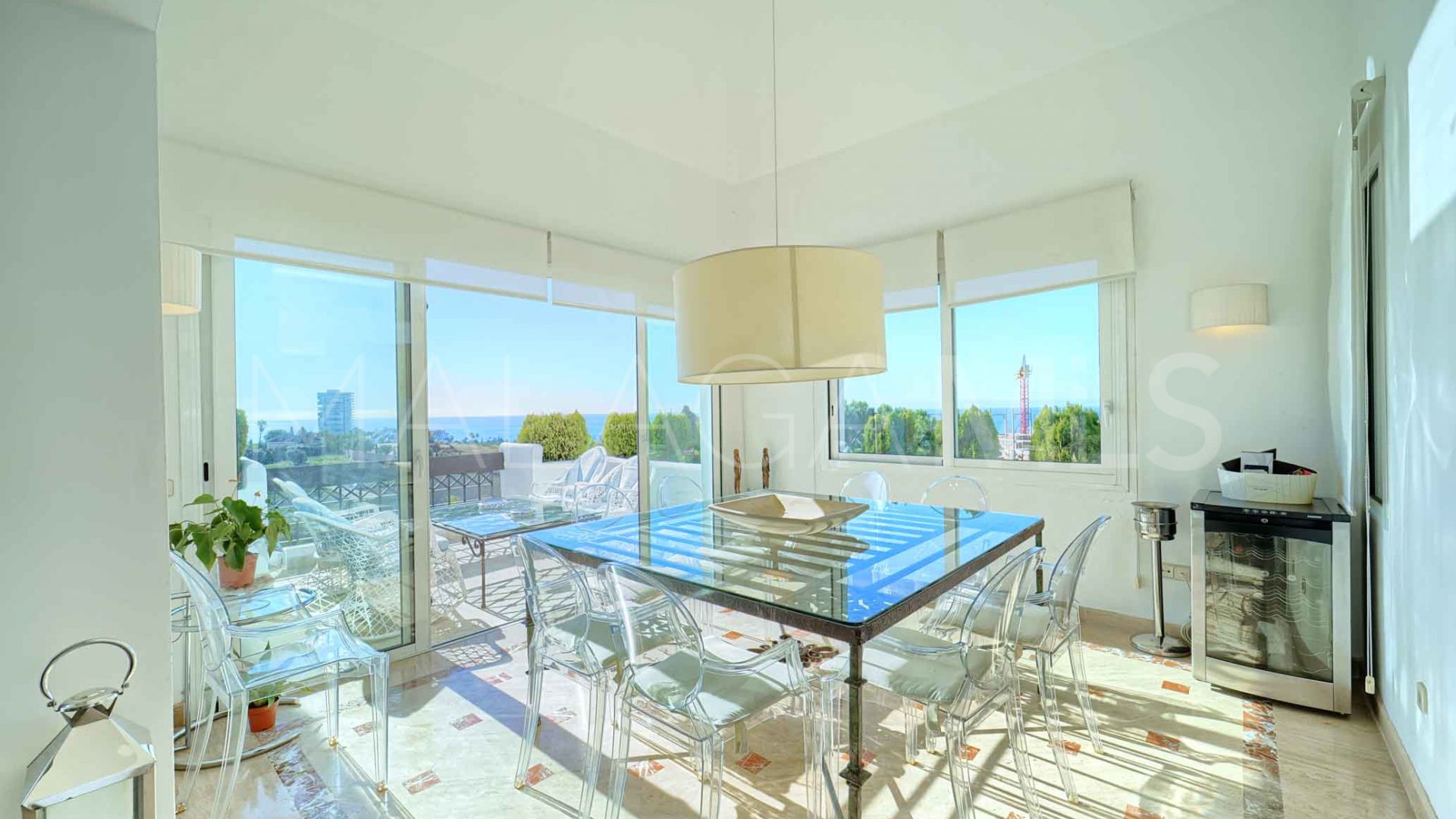 For sale penthouse in Rio Real with 3 bedrooms