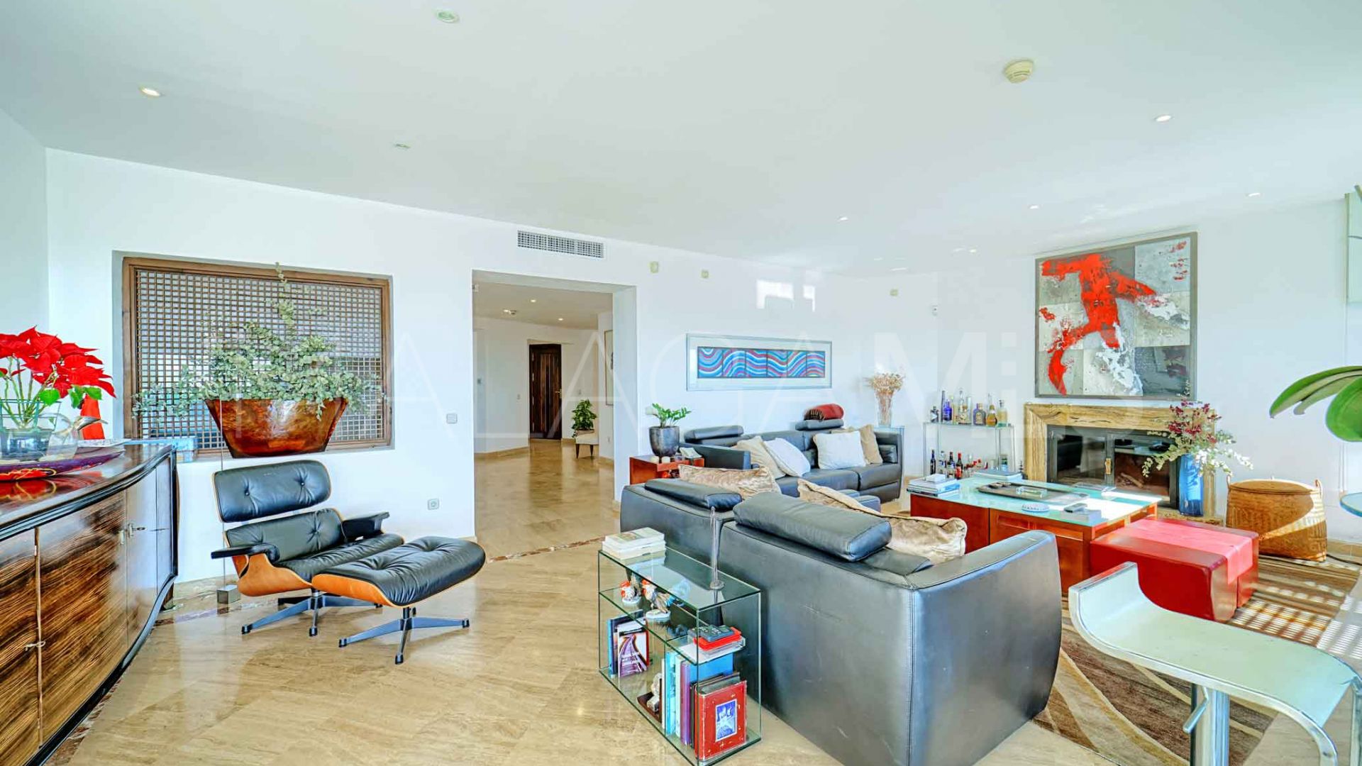 For sale penthouse in Rio Real with 3 bedrooms