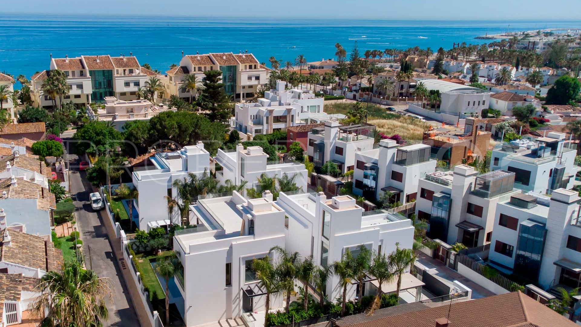 Rio Verde Playa semi detached villa for sale
