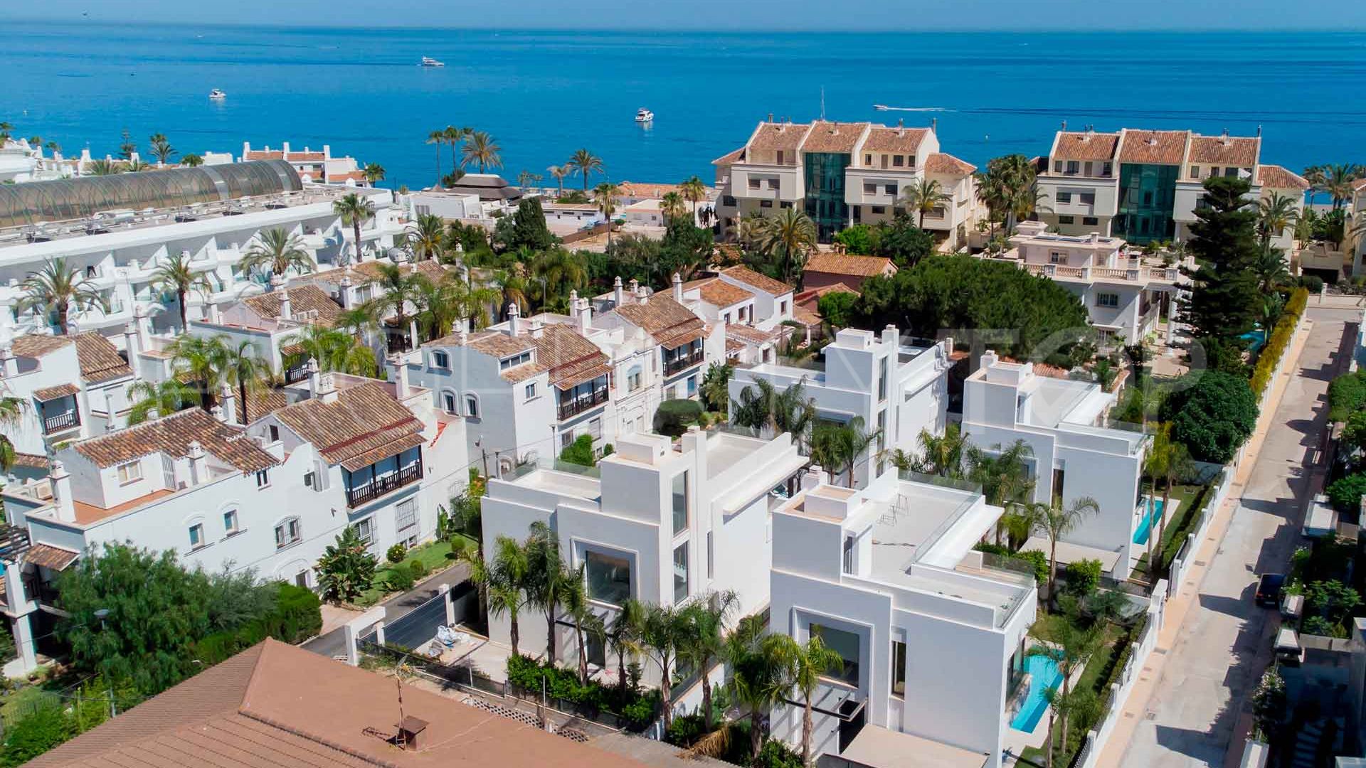 Rio Verde Playa semi detached villa for sale