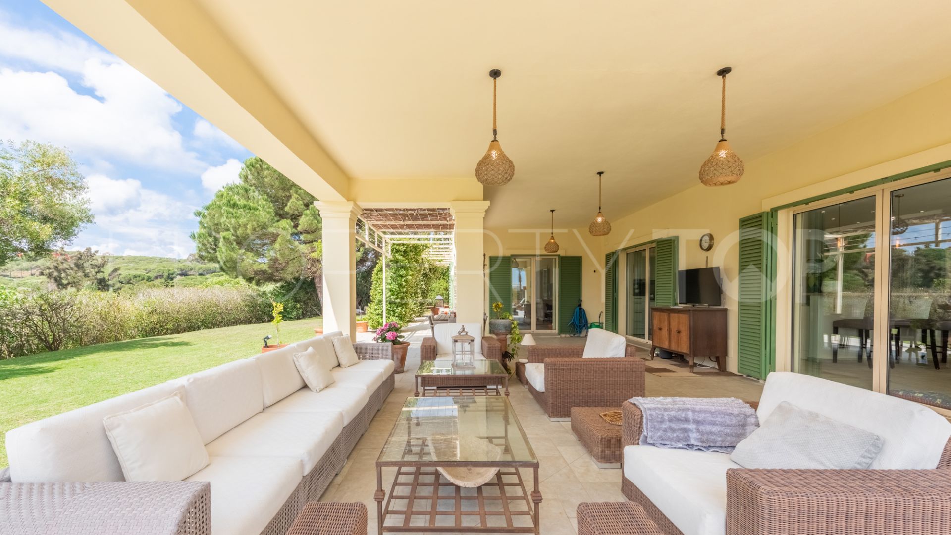 Zona F 7 bedrooms villa for sale