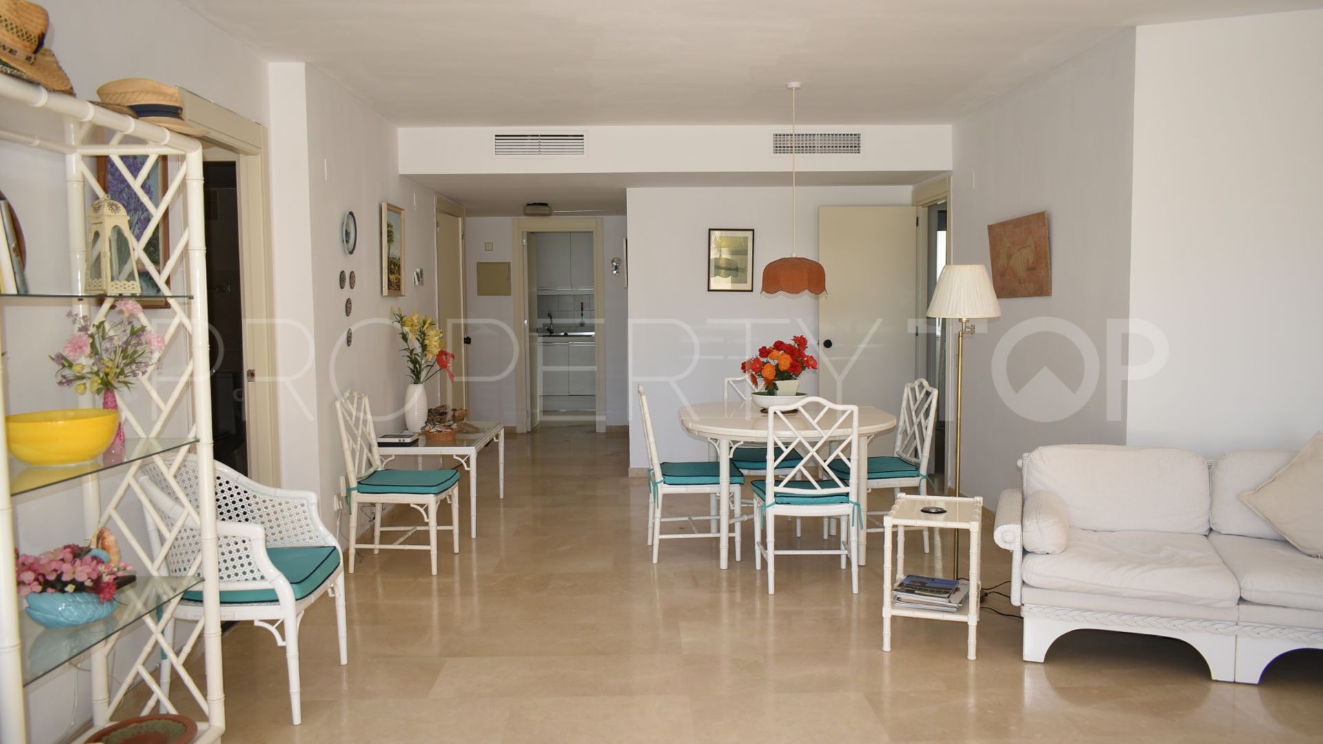 3 bedrooms ground floor apartment in Apartamentos Playa for sale