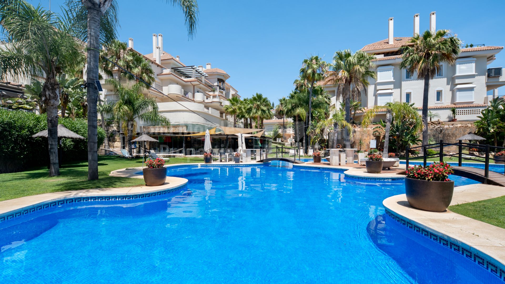 Aloha Hill Club, Современный пентхаус в Golf Valley