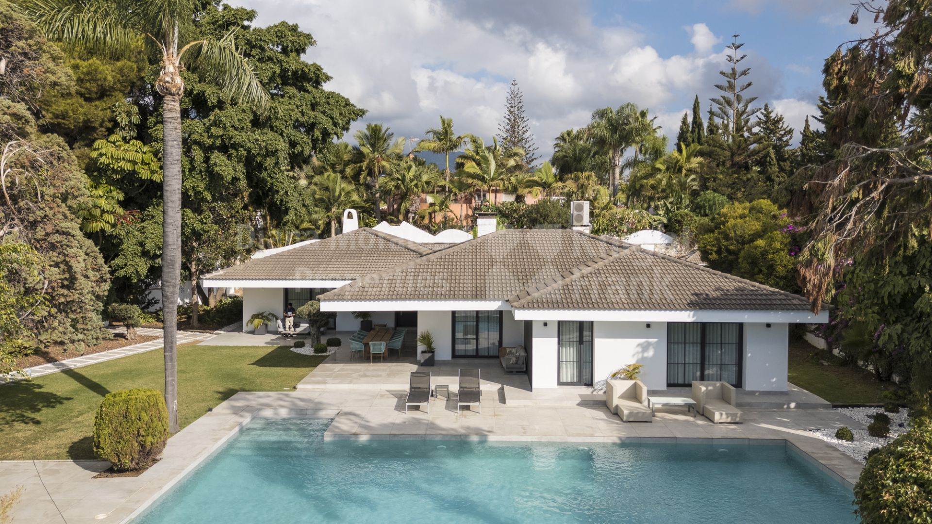 Marbella Ost, Elegante einstöckige Villa in El Real