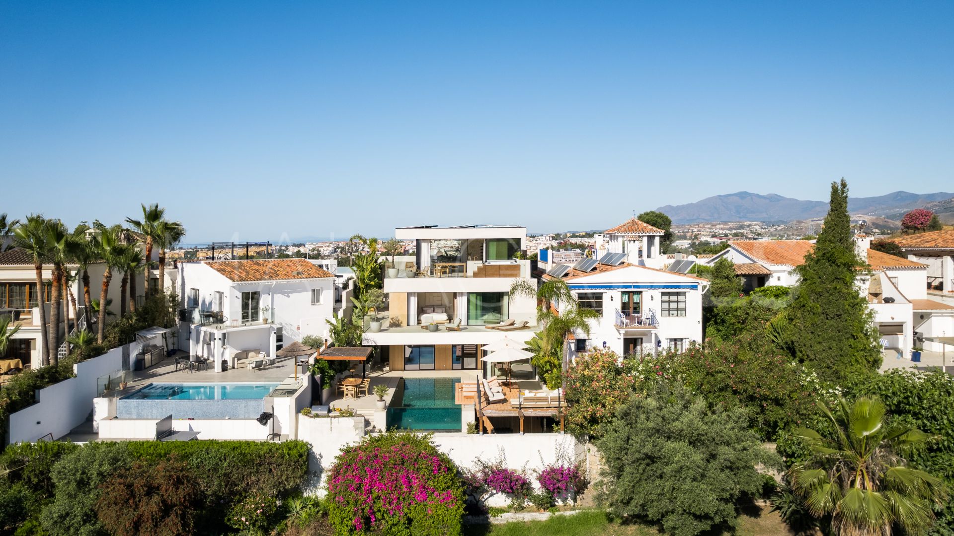 Nueva Andalucia, villa with 5 bedrooms for sale
