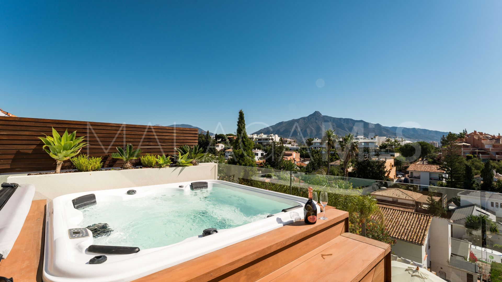 Nueva Andalucia, villa with 5 bedrooms for sale