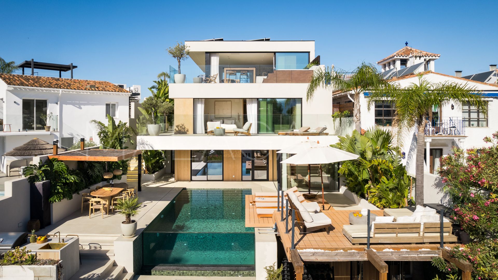 Nueva Andalucia, villa with 5 bedrooms for sale