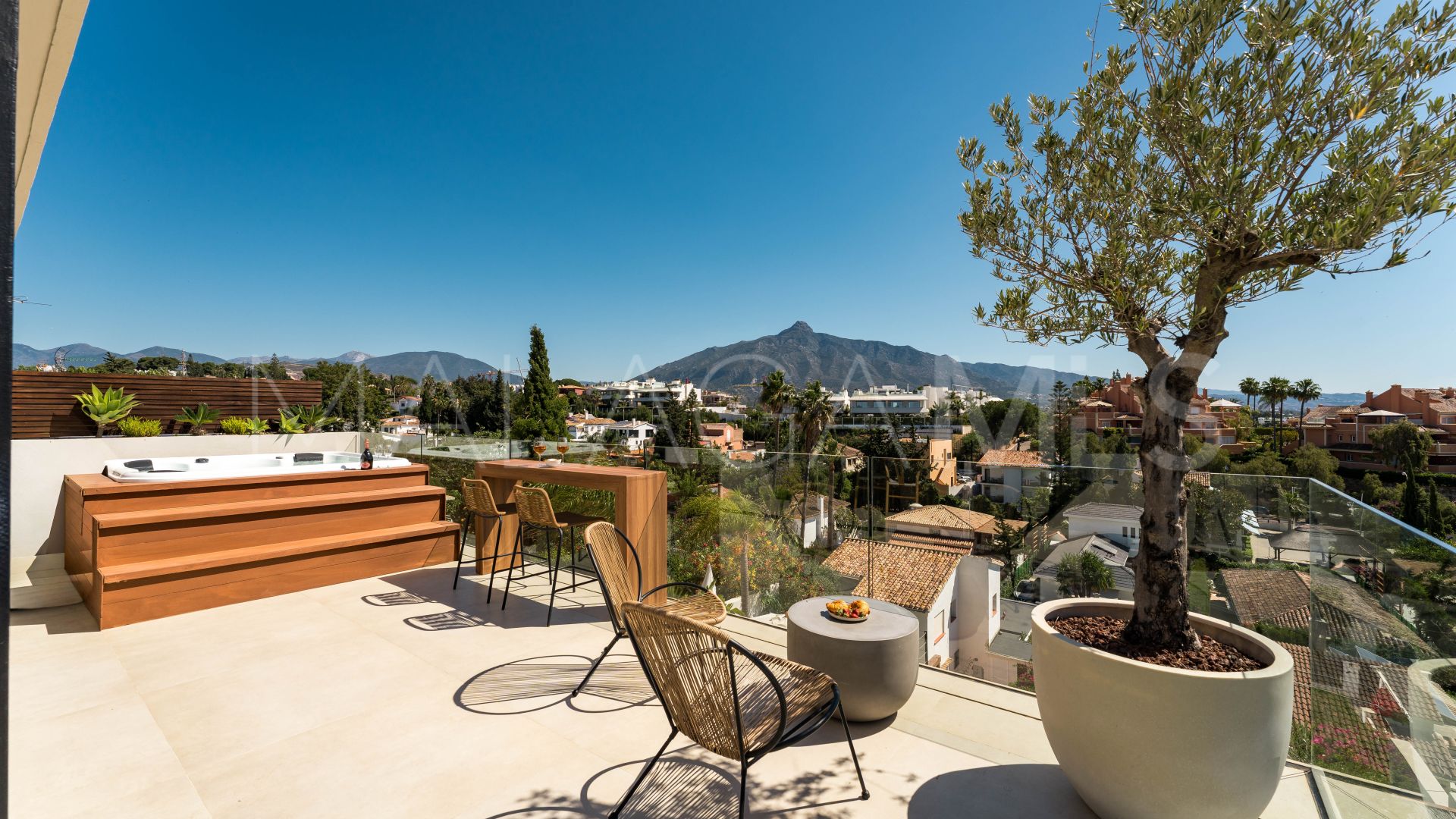 Nueva Andalucia, villa with 5 bedrooms for sale