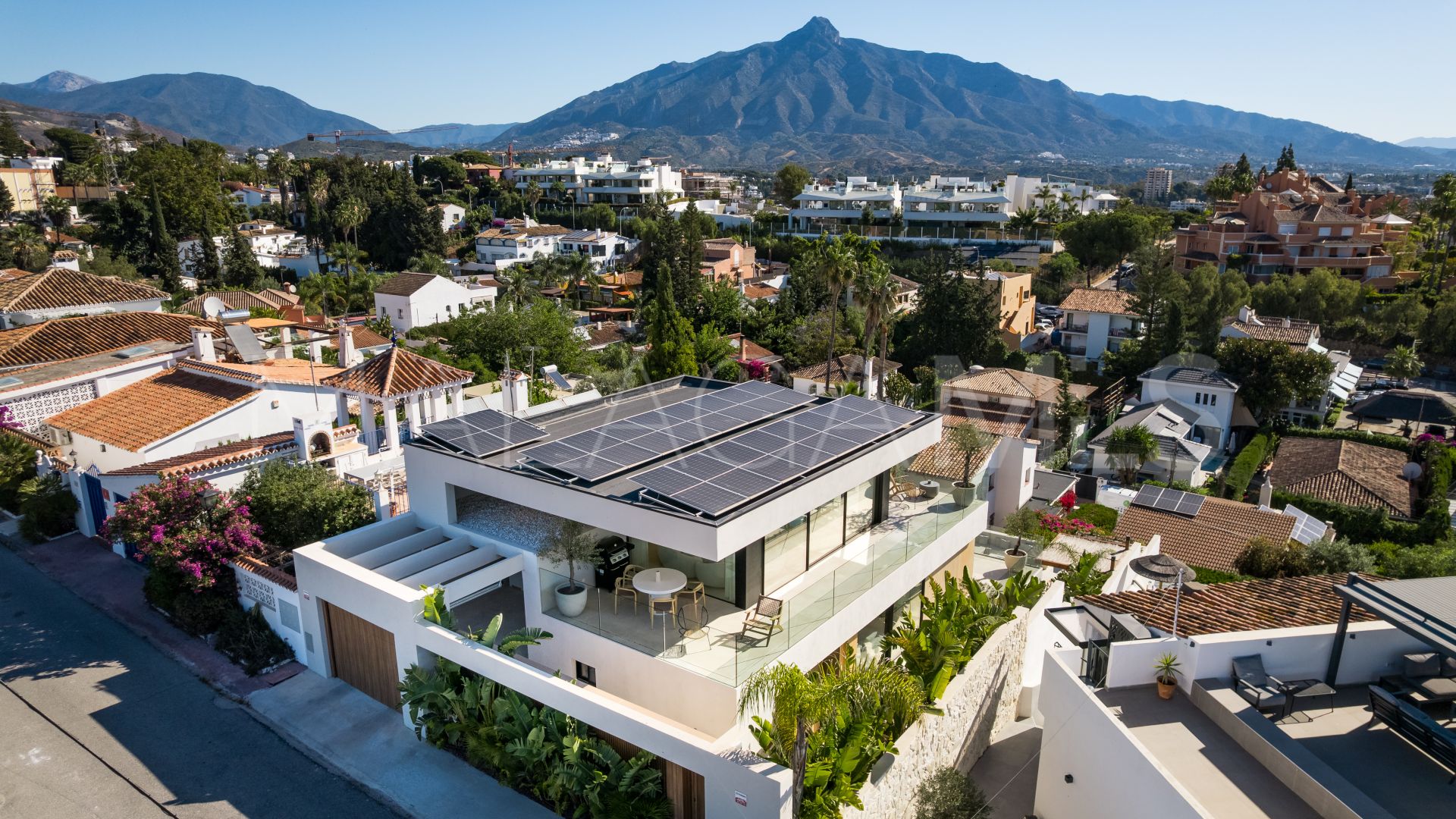 Nueva Andalucia, villa with 5 bedrooms for sale