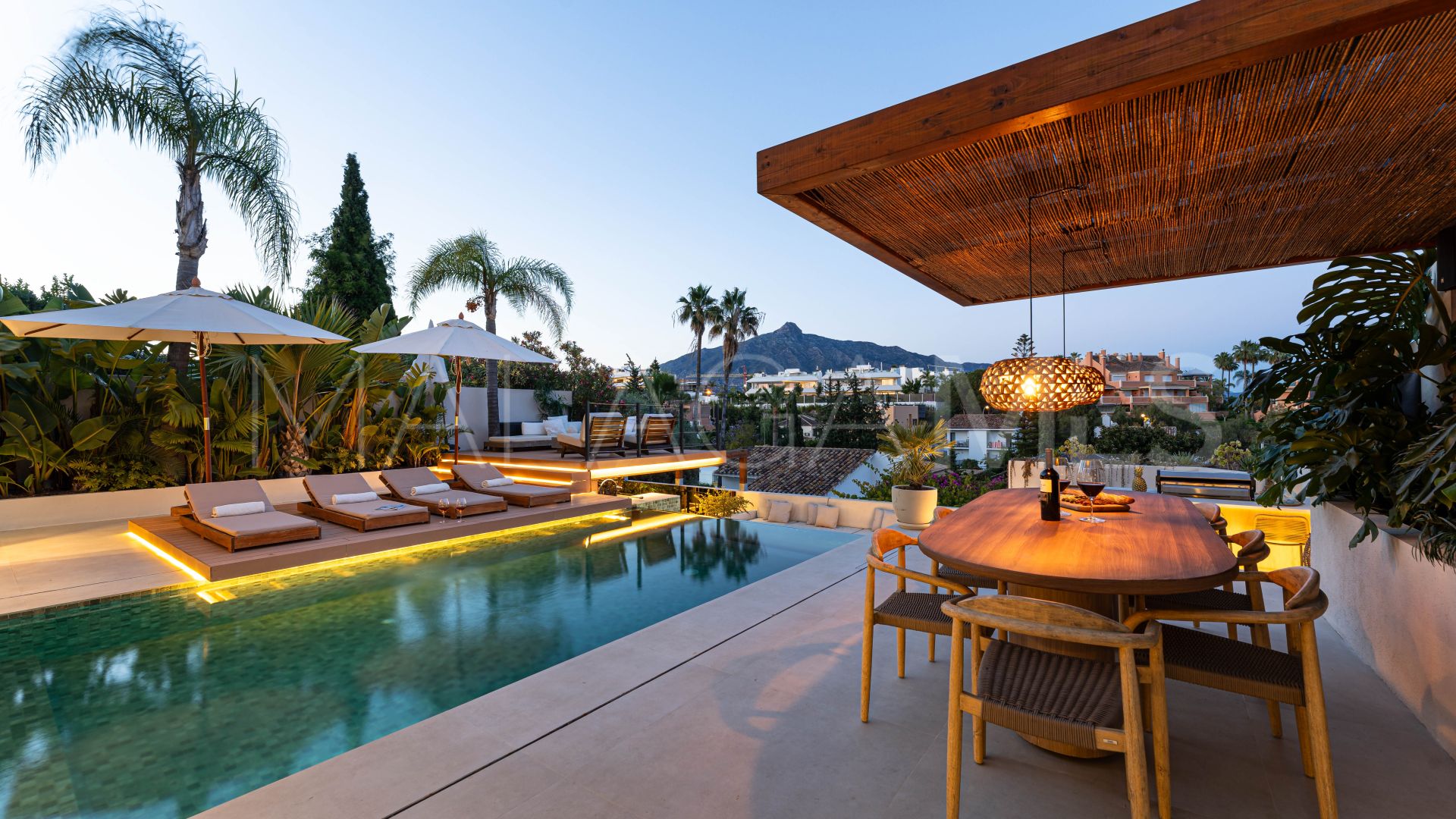 Nueva Andalucia, villa with 5 bedrooms for sale