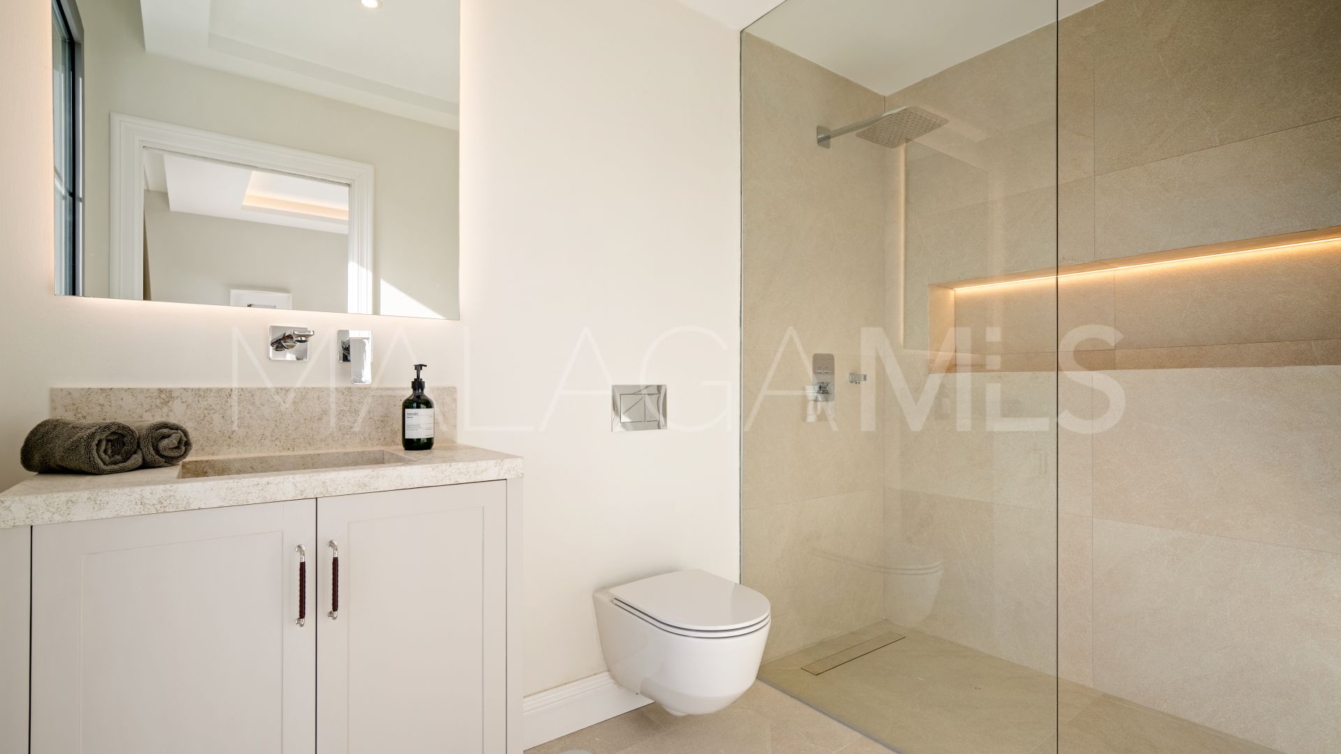 Villa for sale in Los Arqueros