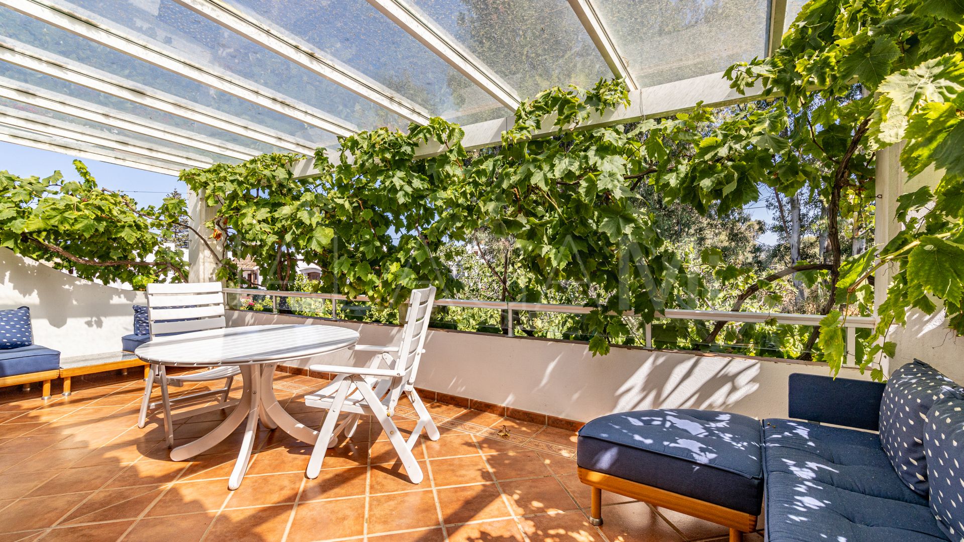 For sale 5 bedrooms villa in Estepona East