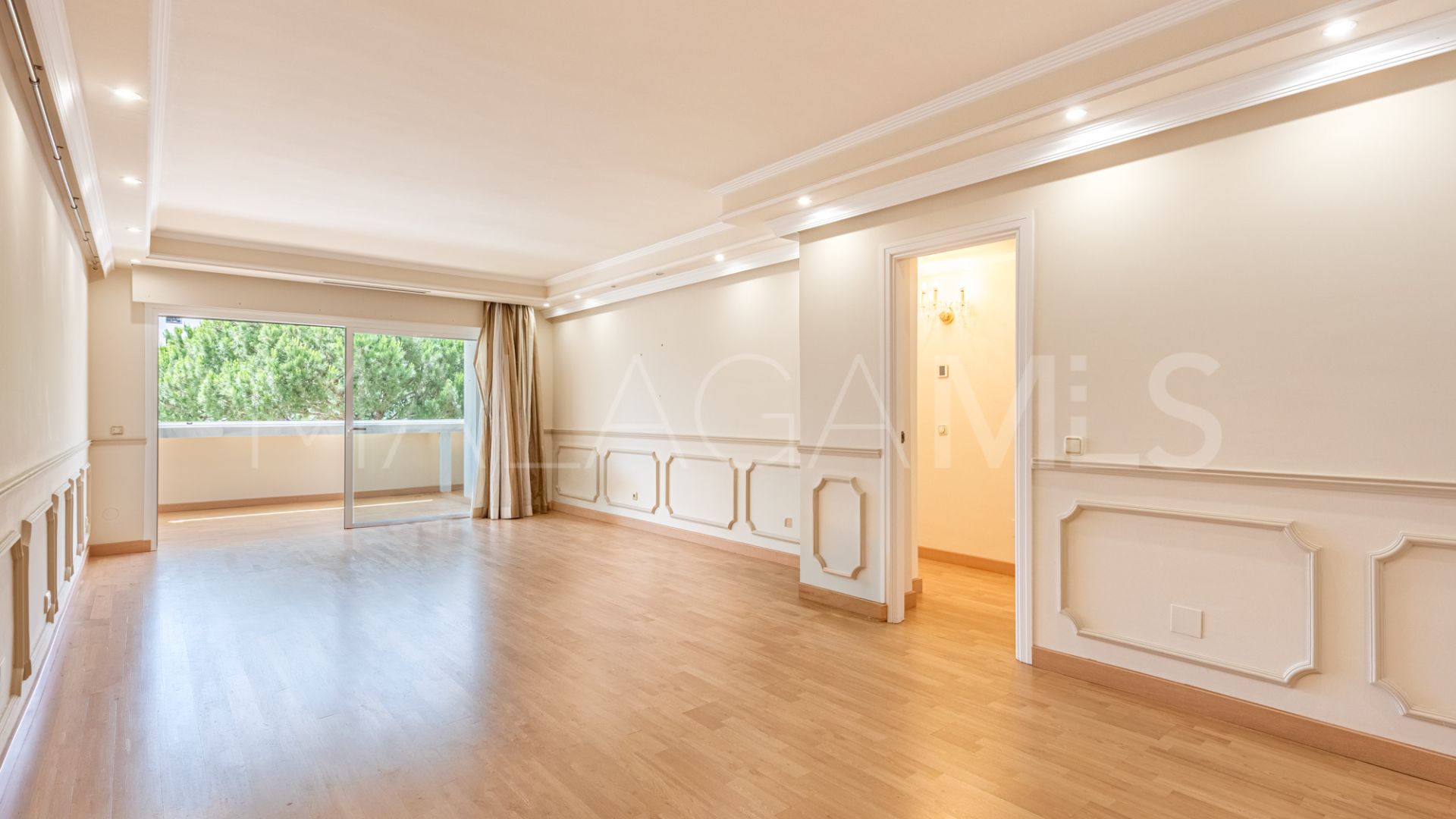 Wohnung for sale in Atrium