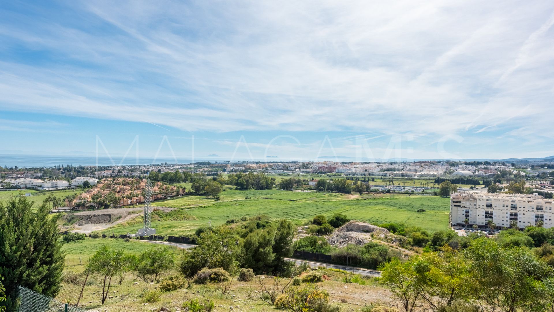 Villa for sale in Nueva Andalucia