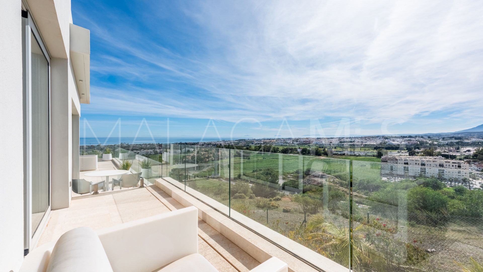 Villa for sale in Nueva Andalucia