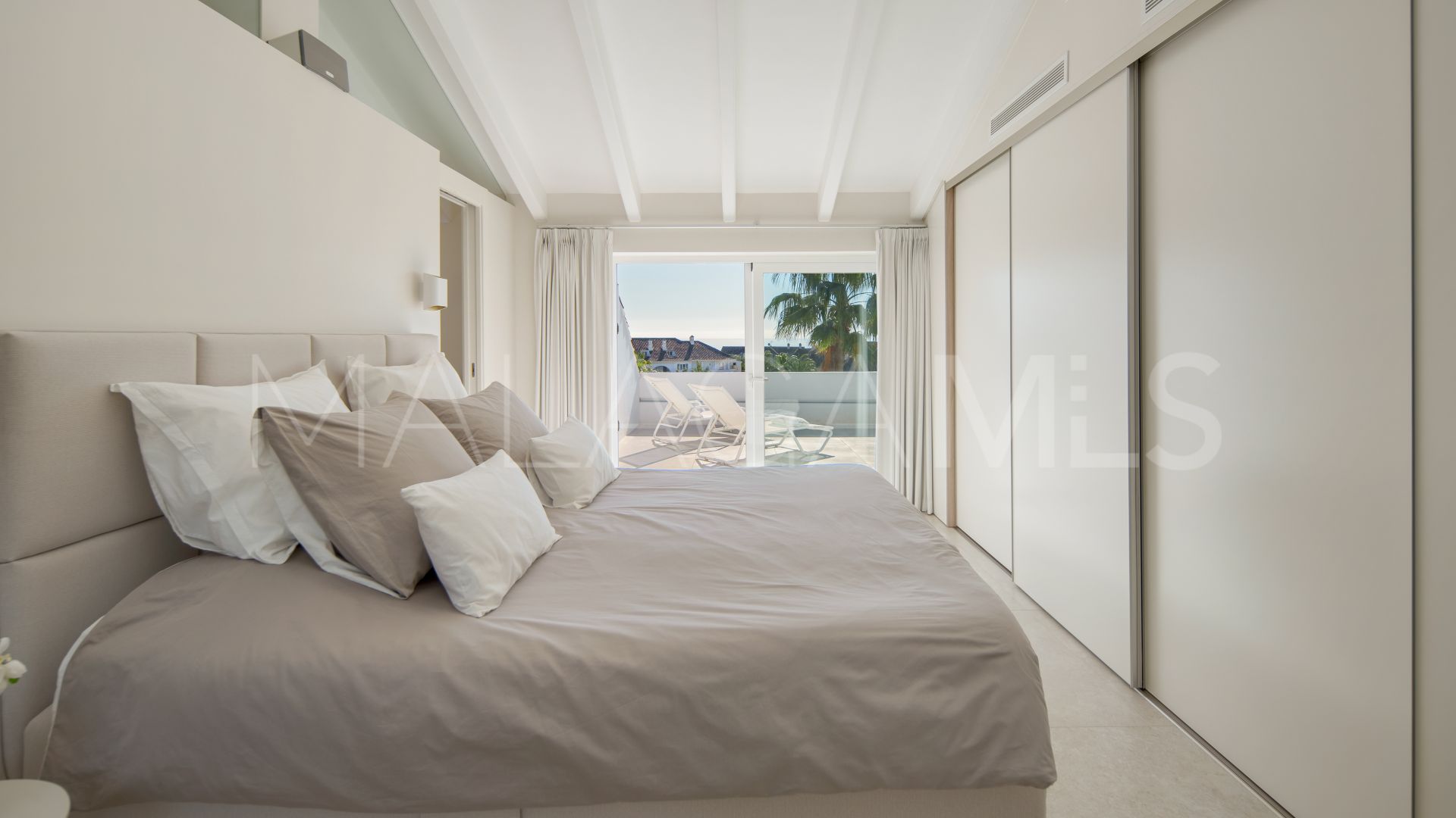 Duplex penthouse for sale in Monte Paraiso